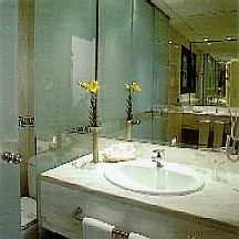Gran Hotel Barcino Bathroom