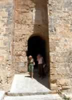 Portal Nou Dalt Vila daytime 